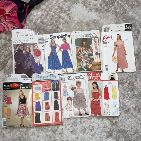 set of 8 clothing patterns for women & children make your own clothes - Picture 4 of 8